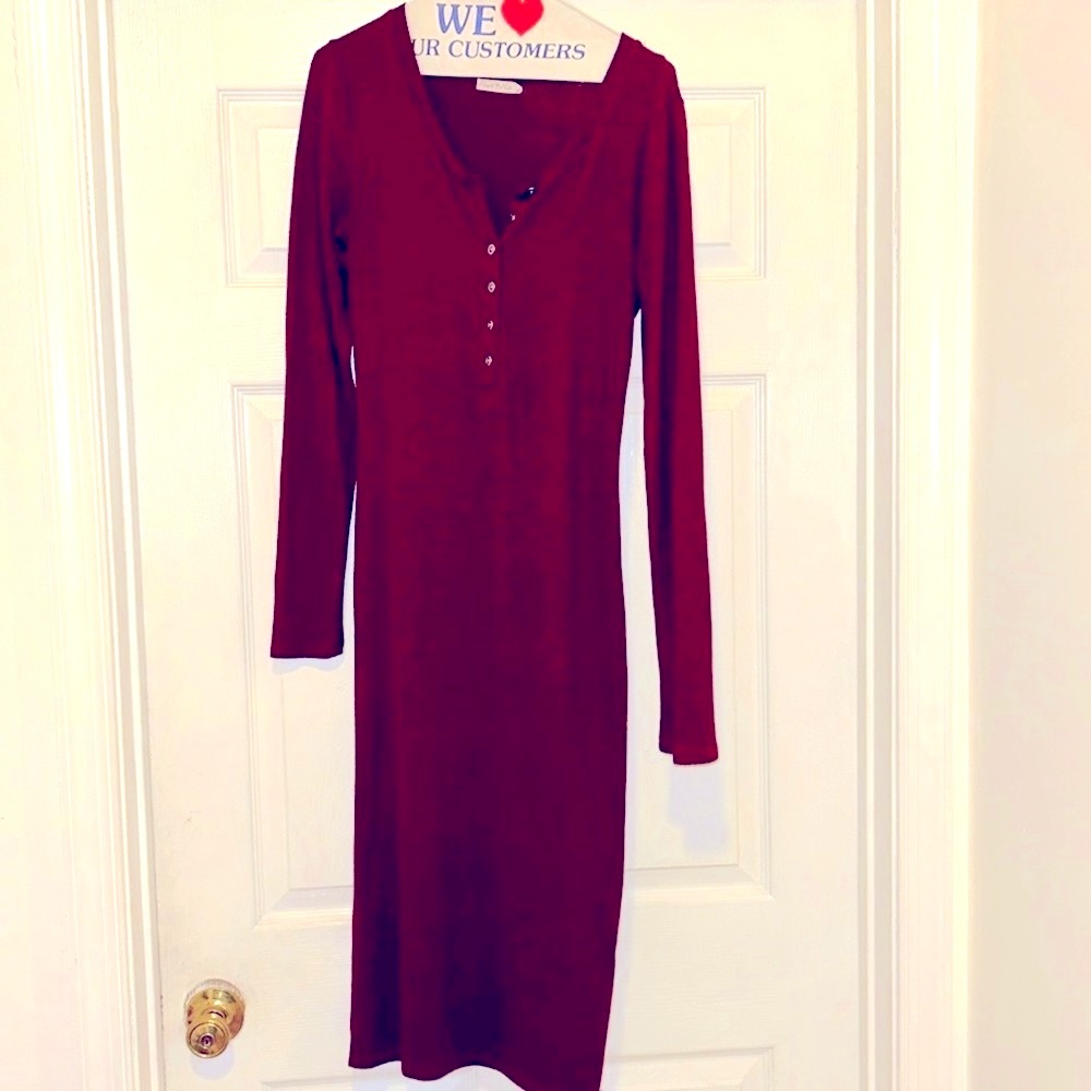 Hearts& Hips  burgundy and black long sleeve dress size small $12